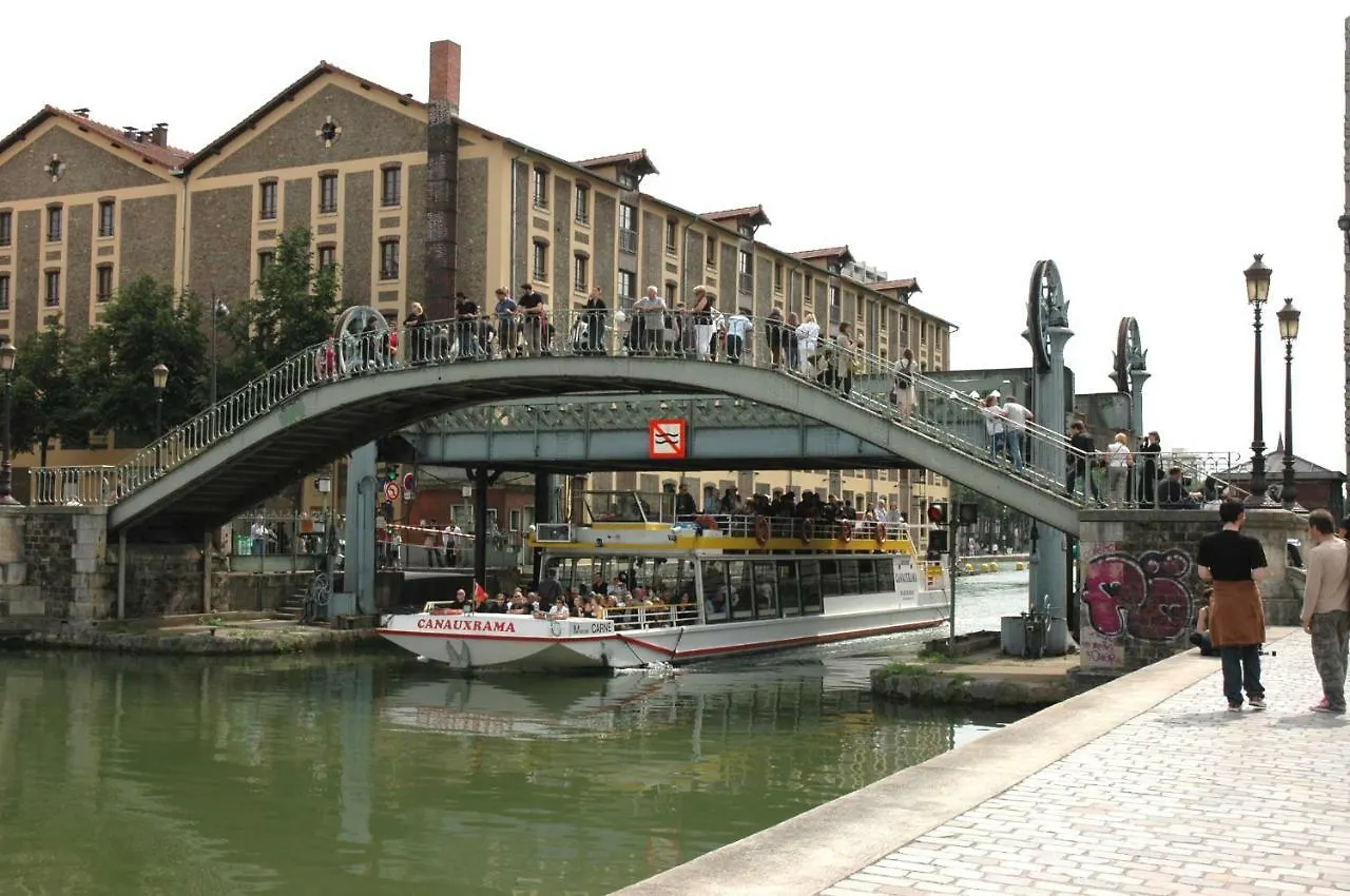 Quai De La Seine Apartment Paris